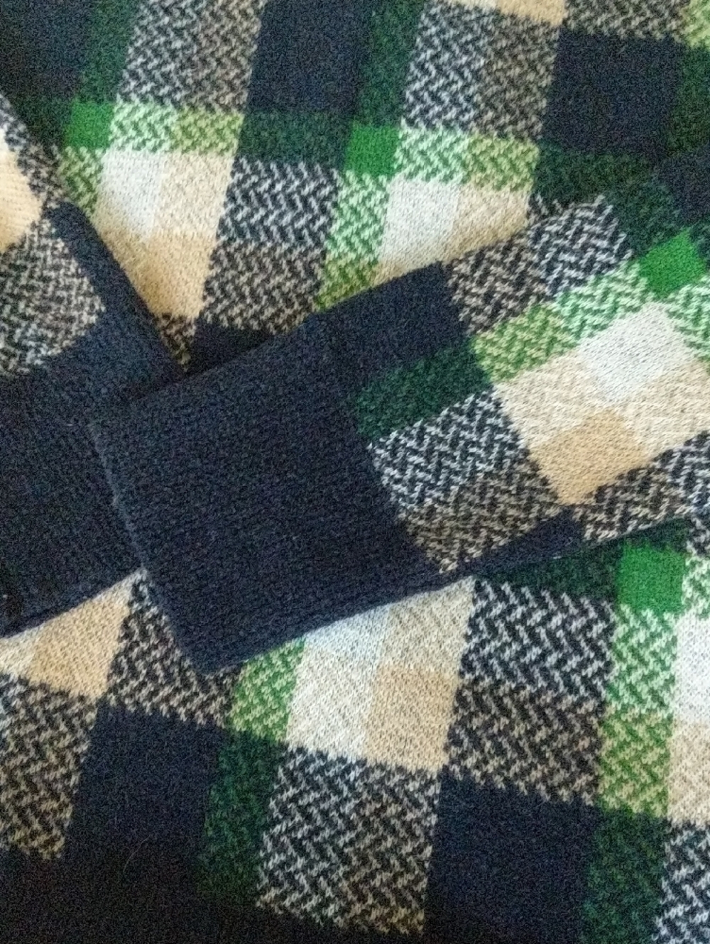 Ann Taylor Plaid Puff Sleeve Sweater Green Navy Knit XS Measurements - Picture 4 of 11